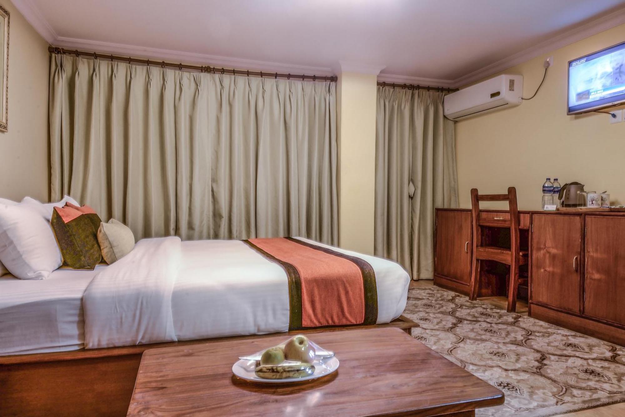Hotel Raniban Arcade Pokhara Exterior foto