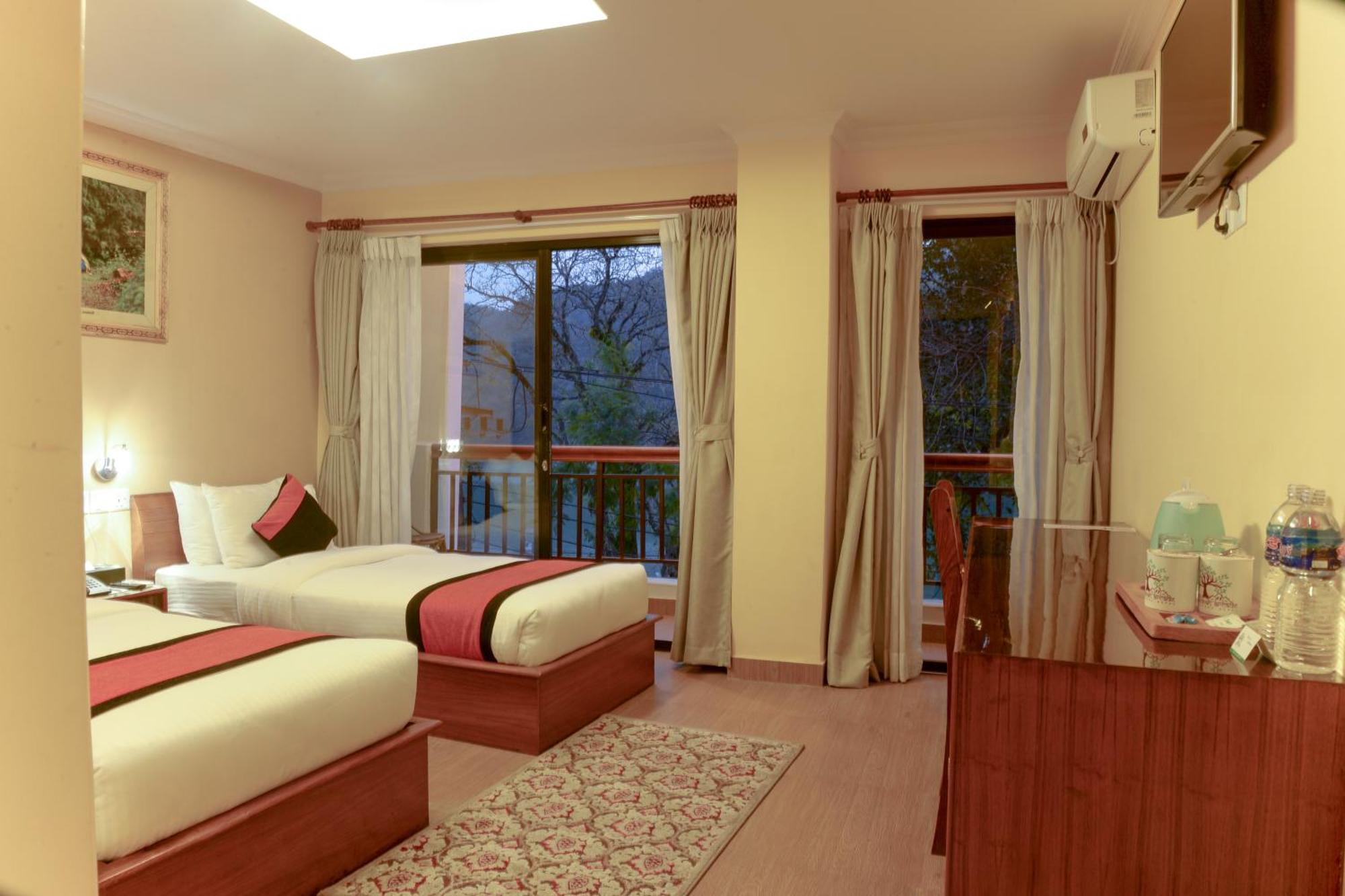 Hotel Raniban Arcade Pokhara Exterior foto