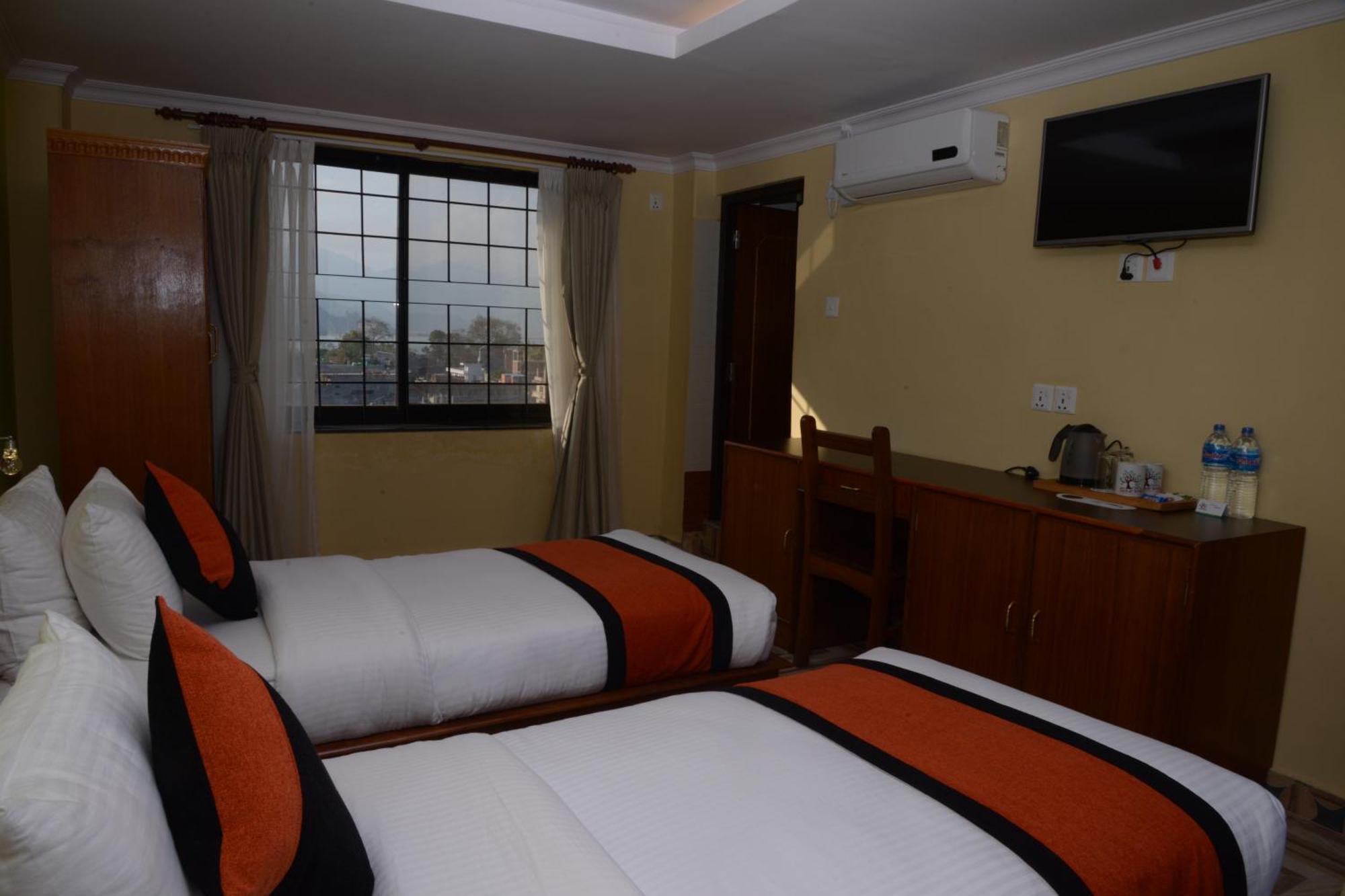Hotel Raniban Arcade Pokhara Exterior foto