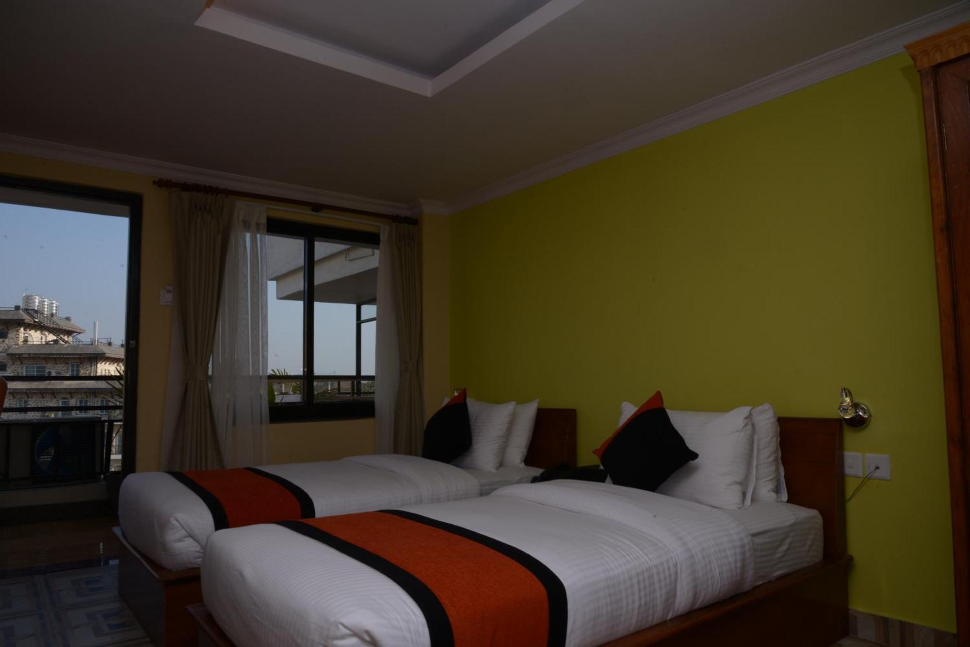 Hotel Raniban Arcade Pokhara Exterior foto