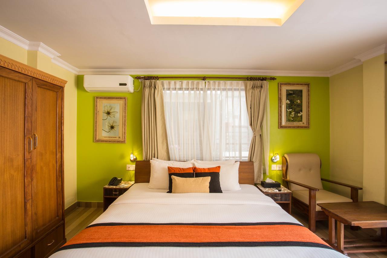 Hotel Raniban Arcade Pokhara Exterior foto