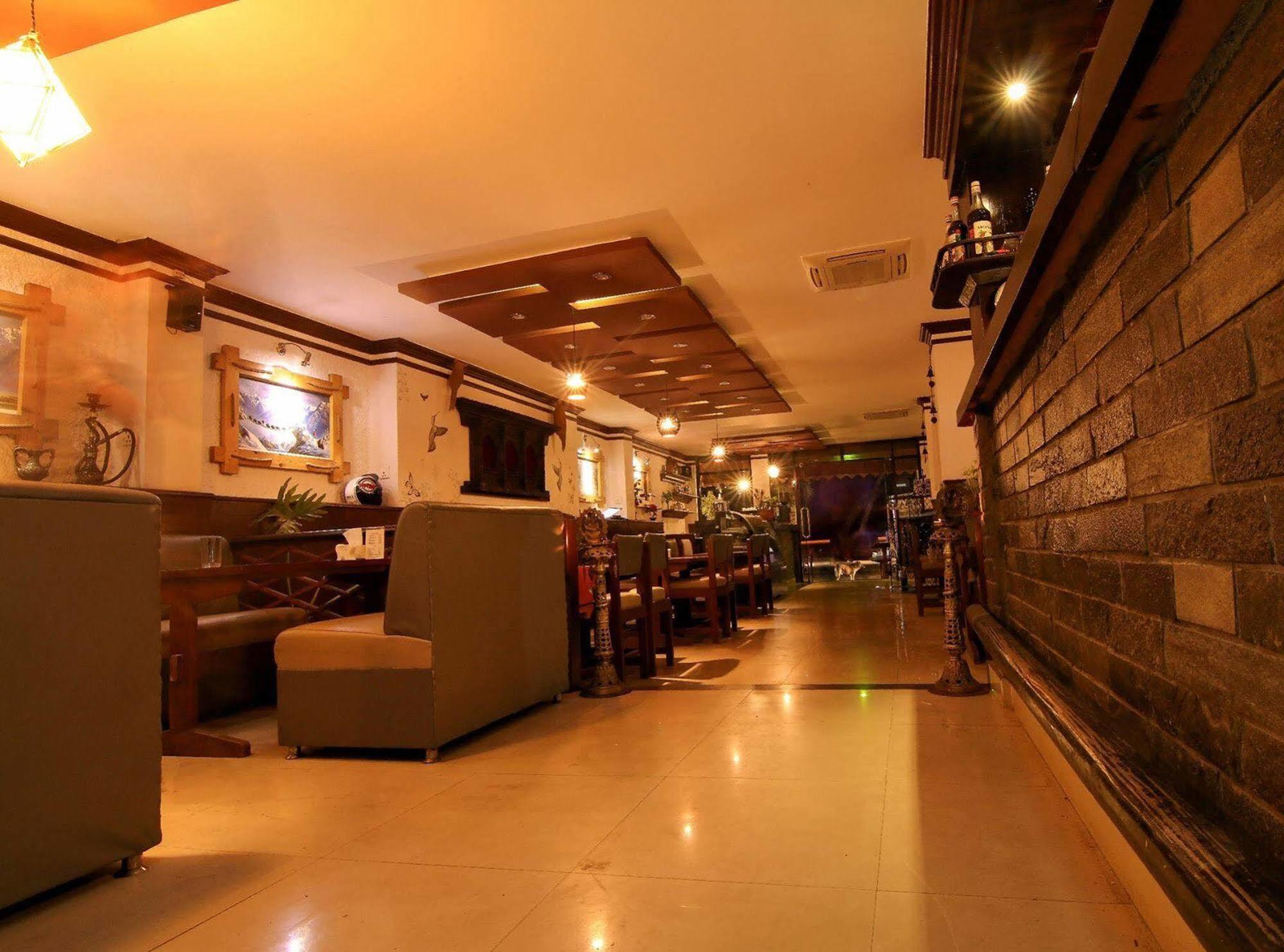 Hotel Raniban Arcade Pokhara Exterior foto